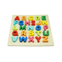 kolorowy drewniany alfabet litery drewniane w różnych kolorach i drewniana podstawa