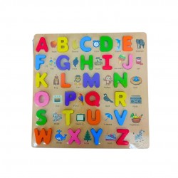 drewniana tablica z literkami do nauki języka angielskiego